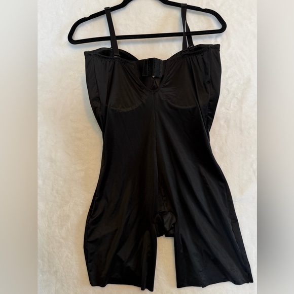 ASSETS BY SPANX Black Shapewear Bodysuit - Picture 5 of 12